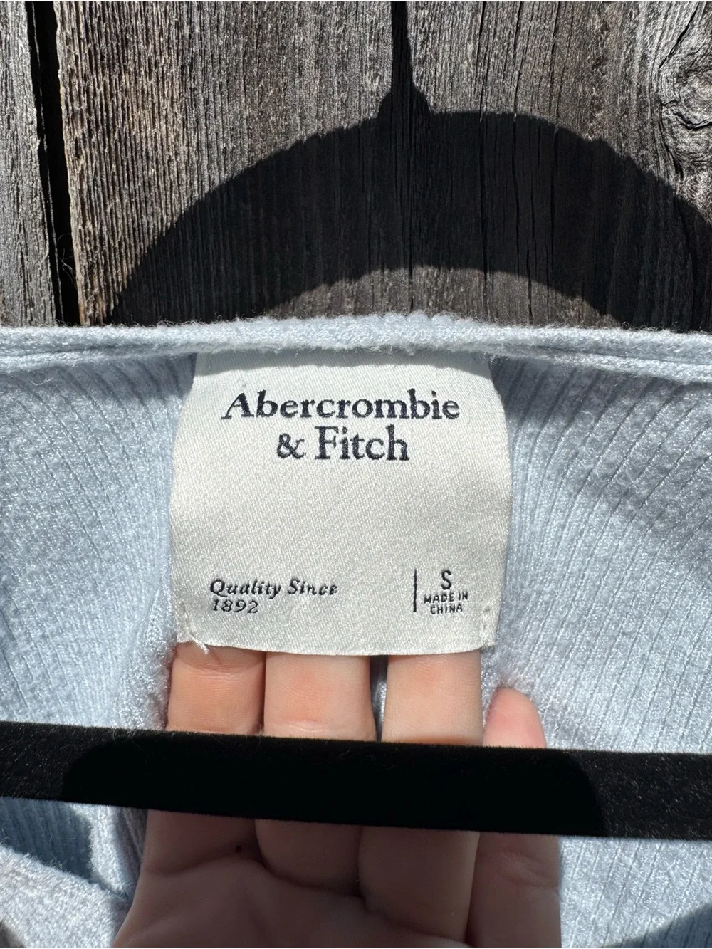 🟡Abercrombie and Fitch Women’s Baby Blue V Neck Long Sleeve Sweater size Small
